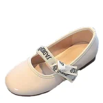 038-26 white shoe
